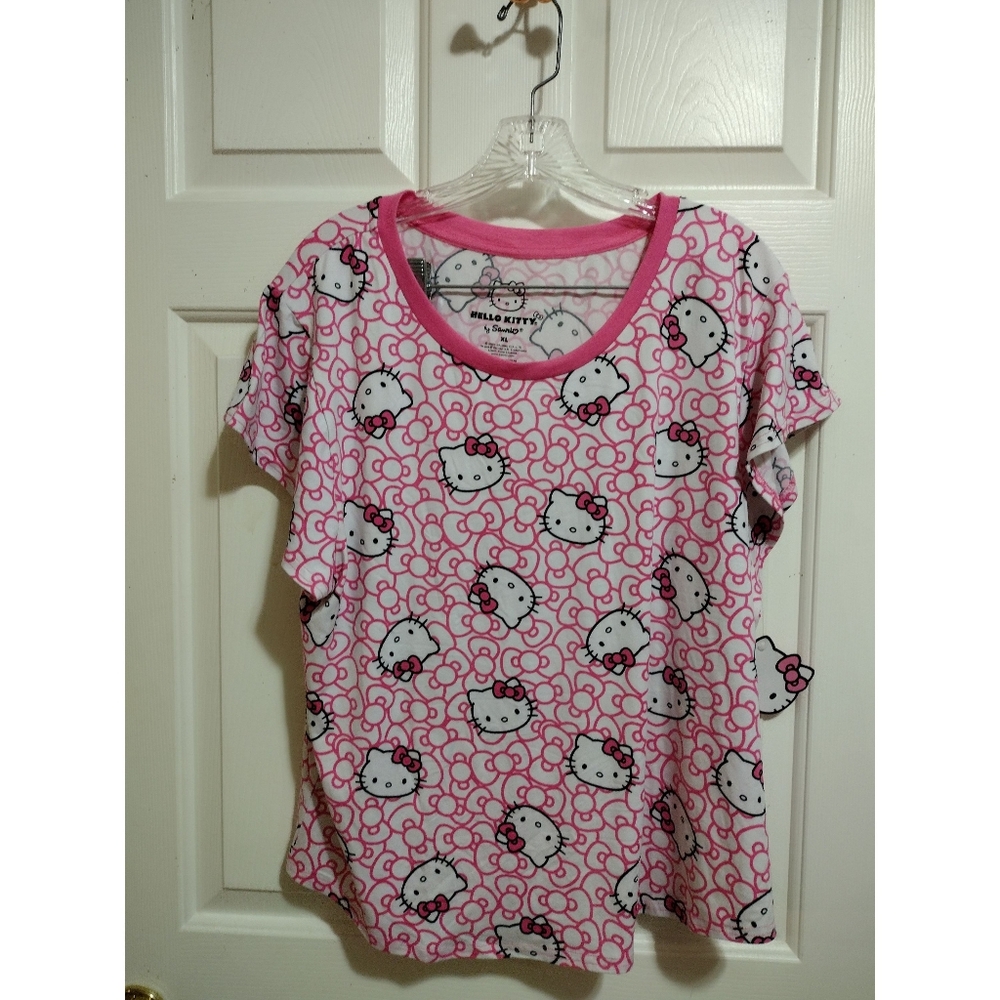 Hello Kitty 🩷 Women's Pink Pajama Short Set Size XL 🆕